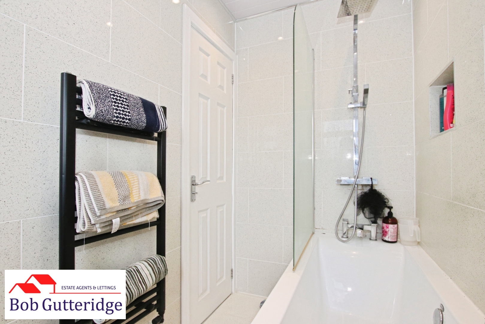 EN SUITE BATHROOM